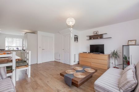 Broad Way, Upper Heyford - Photo 2