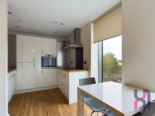 2 bedroom flat to rent - Photo 1