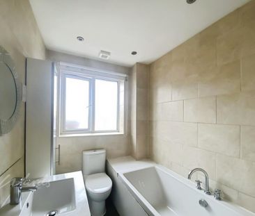 3 bedroom end of terrace house to rent - Photo 1