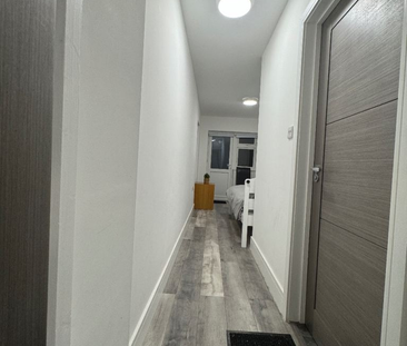 Studio to rent - Photo 6