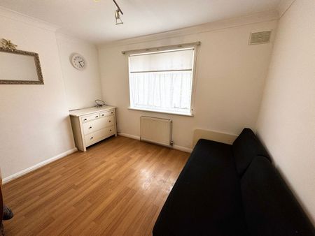 Carr Road, Northolt, UB5 - Photo 2