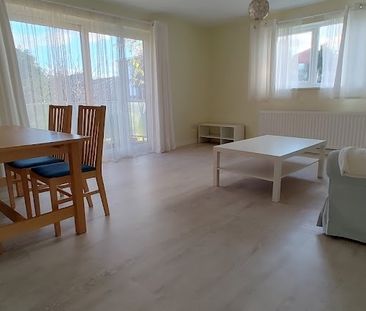 2 Bed Flat, Mayfair Court, SW19 - Photo 2