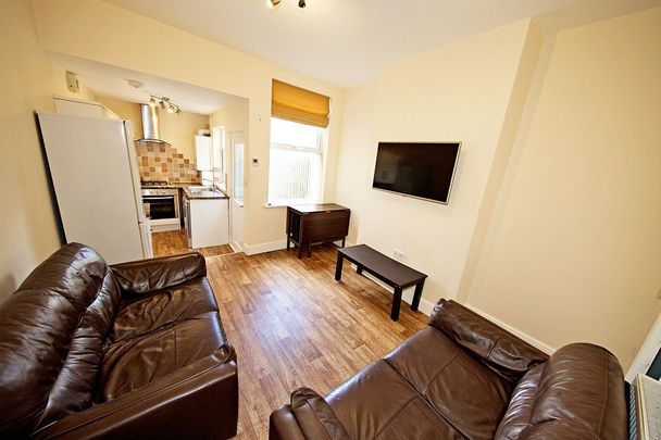 112 Leopold Street - Photo 1