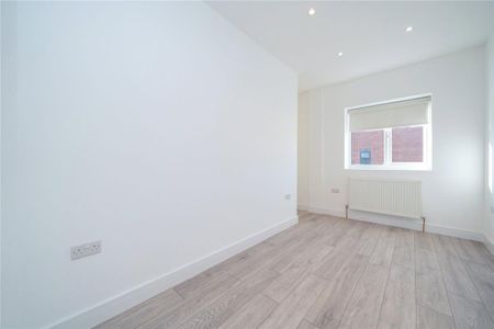 3 bedroom apartment to rent - Photo 3