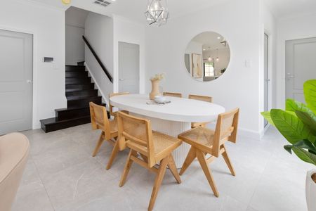 4 Bedroom townhouse available Now - Photo 5