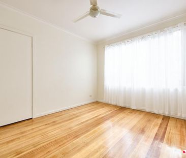 UPDATED 2 BEDROOM UNIT! - Photo 4