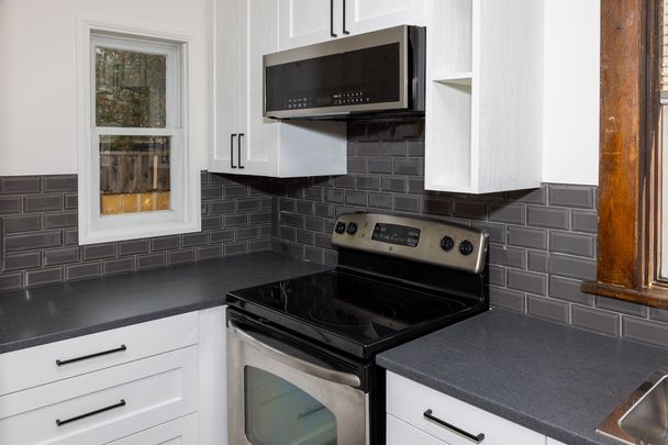 For Lease - 333 Millard Avenue Unit# Upper, Newmarket, Ontario - Photo 1