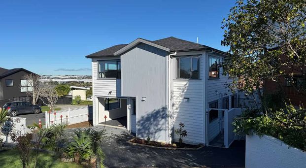 Brand new modern 3BR Home w/ Luxe Features! - Photo 1