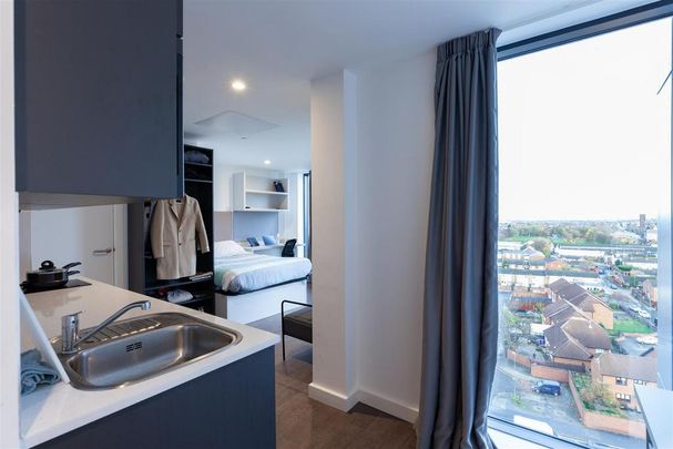 Studio to rent - Photo 1