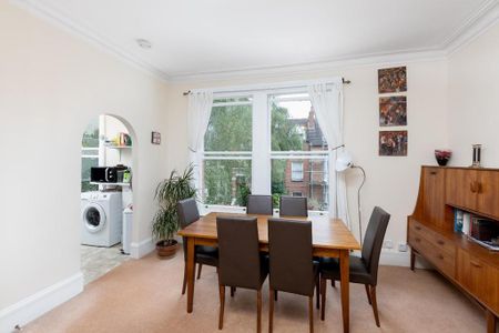 2 bedroom flat to rent - Photo 2