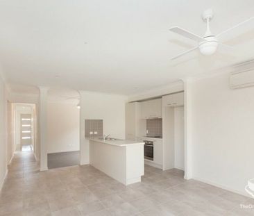 Spacious Family Home in Quiet Sanctuary Estate â Walk to Schools ... - Photo 5