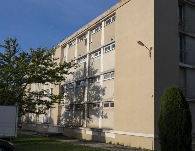 Carpentras - T2 - Elephant - Photo 1