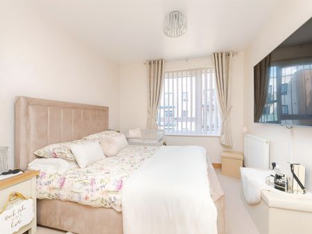 2 bedroom ground flat to rent - Photo 4