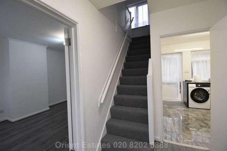 Sturgess Ave, Hendon Central, NW4 - Photo 3