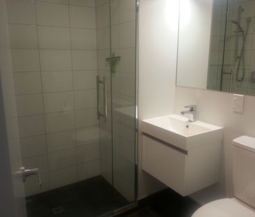 Stylish & Cosy CBD Apartment - Photo 4