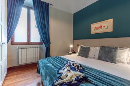 Piazza di Madonna degli Aldobrandini, Florence, Tuscany 50123 - Photo 3