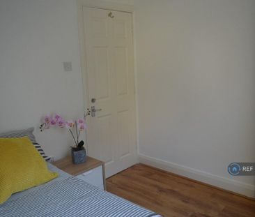 1 bedroom in a house share to rent - Photo 5