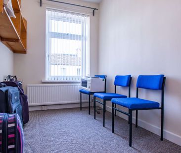 Great location for all universities! - Photo 1