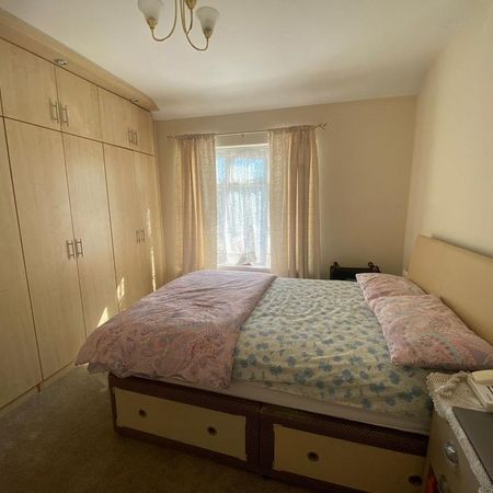 1 bedroom in a house share to rent - Photo 4