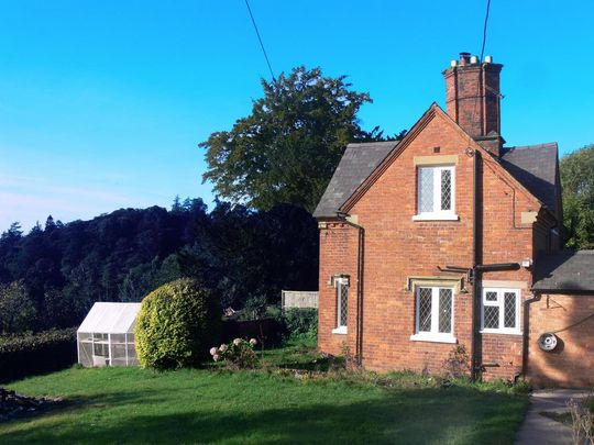 2 bedroom semi-detached house to rent - Photo 1