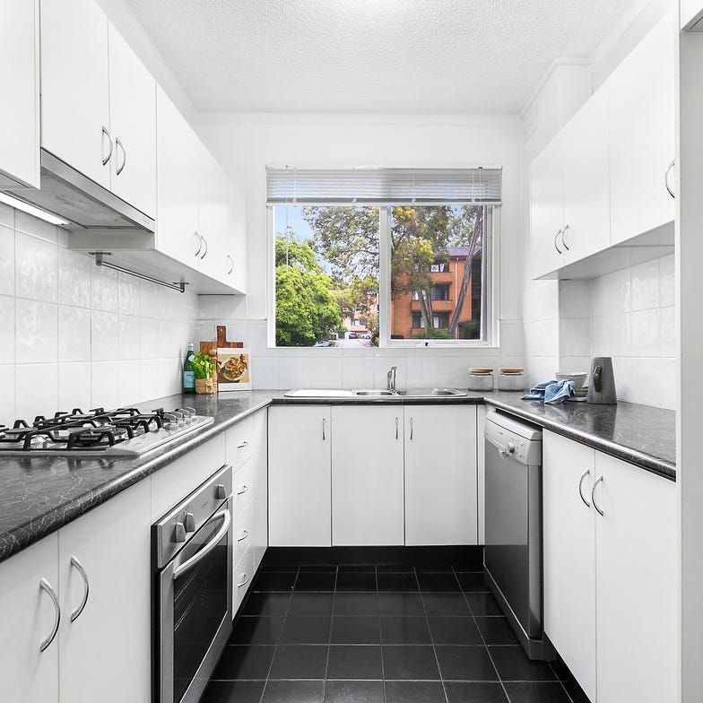 Fantastic apartment in sought-after location - Photo 1