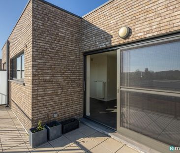 INSTAPKLAAR APPARTEMENT MET 2 SLAAPKAMERS, TERRAS EN AUTOSTAANPLAAT... - Photo 3