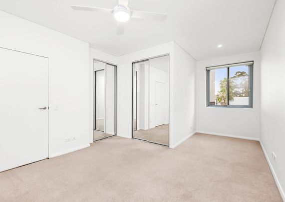 Two Bedroom Security Apartment With Parking - Photo 1
