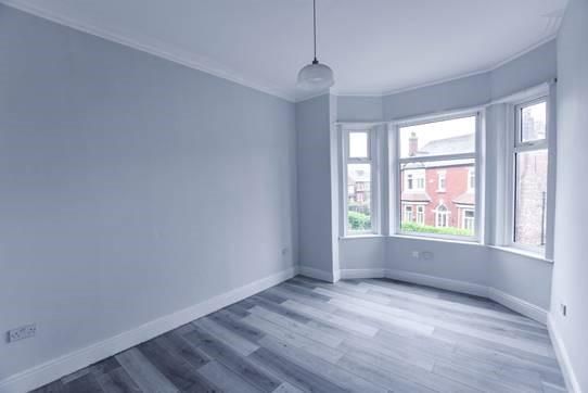 6 bedroom semi-detached house to rent - Photo 1