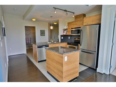 3 Br Top Floor Corner Unit For Rent In Surrey: Pet Friendly / Undgr. Parking - Photo 5