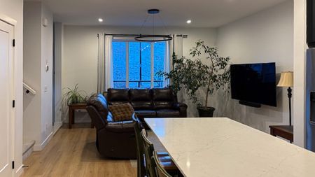 Urban Convenience Meets Outdoor Living In Springbank Hill - Photo 4