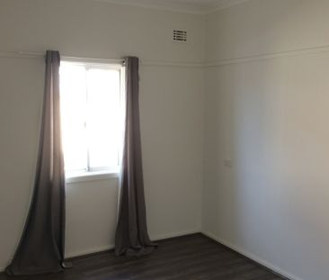 View Saturday at 12.30pm - 12.45pm - Photo 3