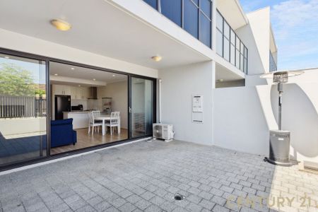 Contemporary Ground Floor Apartment Situated in Brilliant Central Location - Photo 2