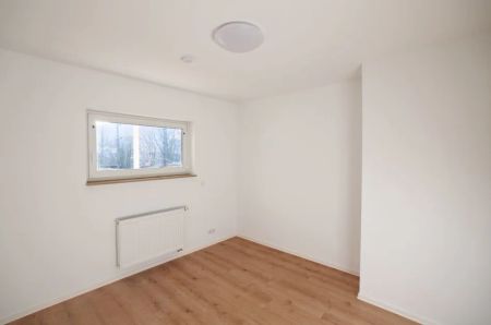 Berufspendler & Singles aufgepasst! Moderne 2-ZKB Wohnung mit EBK und Balkon in Niederlahnstein - Photo 2