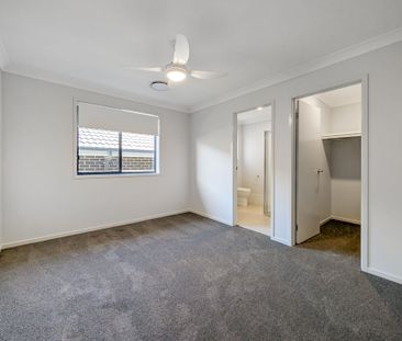 Stunning Brand New Family Home - Photo 4