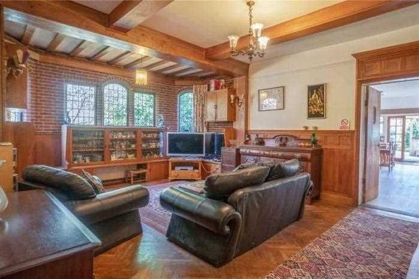 1 bedroom in a house share to rent - Photo 1