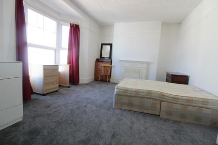 4 bedroom maisonette to rent - Photo 3