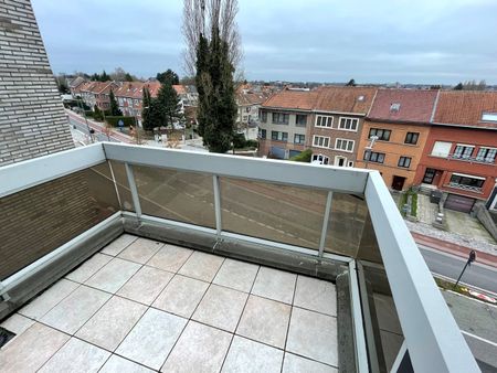 Opgefrist appartement gelegen op de 3e verdieping in het gebouw "residentie Blommendael" - Foto 3