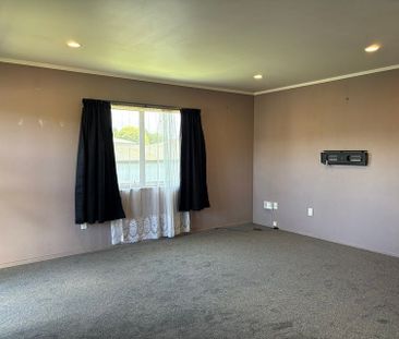 Close to Middlemore and Train Station - Photo 5