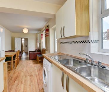 6 bedroom house to rent - Photo 1