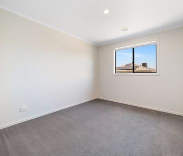 Perfect location & Spacious - Photo 2