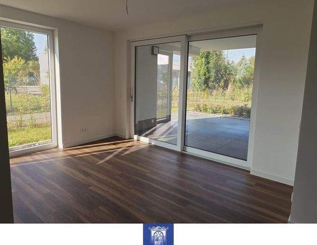 Ihr neuer Wohntraum im attraktiven Neubau, große Terrasse, ruhige Lage mit viel Grün! - Photo 1