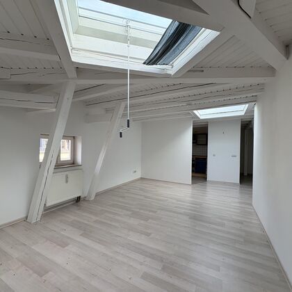 Gemütliche Dachgeschosswohnung in einer Zwickauer Altbauvilla - Photo 1