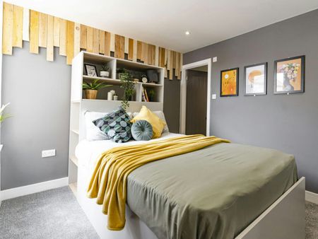 House share to rent on - Photo 3