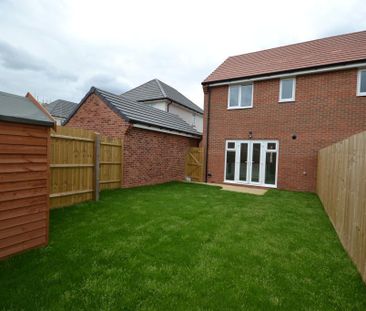 3 bedroom semi-detached house to rent - Photo 1