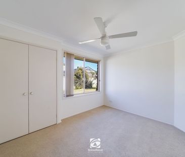 Walk to the Lake - Photo 5