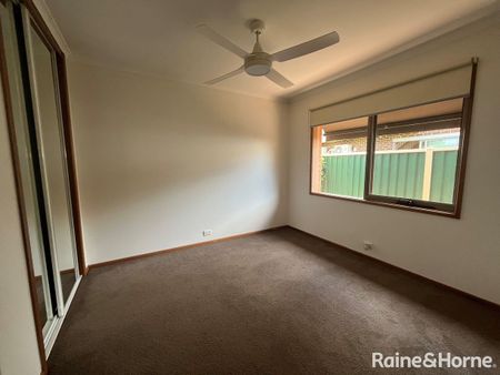 23 Stagecoach Crescent, Sydenham, VIC 3037 - Photo 2