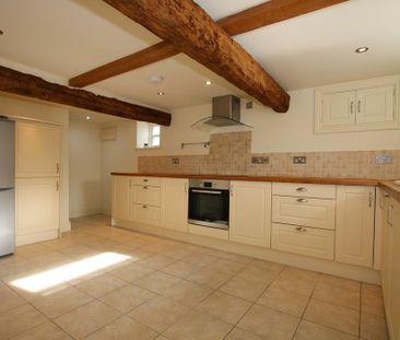 2 bedroom end of terrace house to rent - Photo 5