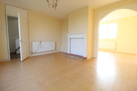 3 bedroom semi-detached house to rent - Photo 3