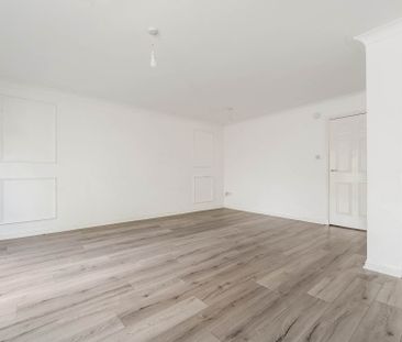 Price £895 pcm - Available Now - Unfurnished - Photo 3
