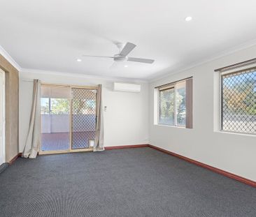 Large family home with Shed - Photo 5